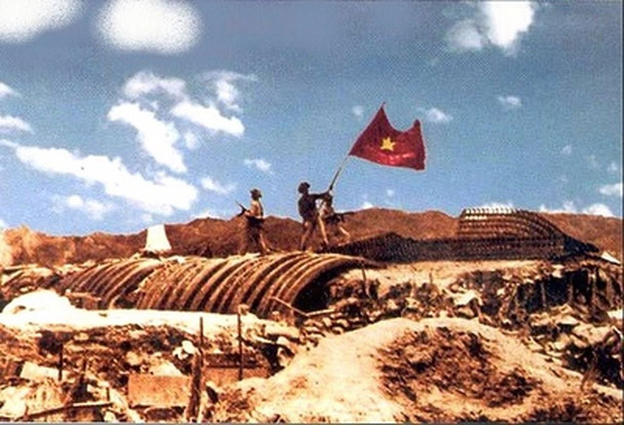 Chiến thắng Điện Biên Phủ:
Chiến thắng Điện Biên Phủ đã mở ra một trang mới trong lịch sử đấu tranh giải phóng dân tộc của Việt Nam, đẩy lùi ách đô hộ của thực dân. Hãy đến với hình ảnh của năm 2024 để thấy những thay đổi nổi bật từ cuộc chiến ấy, chúng ta ngày càng tự hào hơn về nỗ lực và tinh thần đấu tranh cho độc lập và tự do của quê hương.